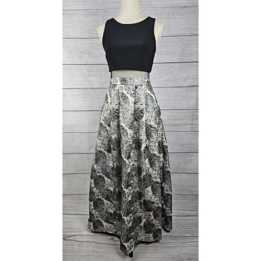 Aqua Zippered Floral Sleeveless Jewel Neck Full-Length Mesh Prom Dress Size 2
